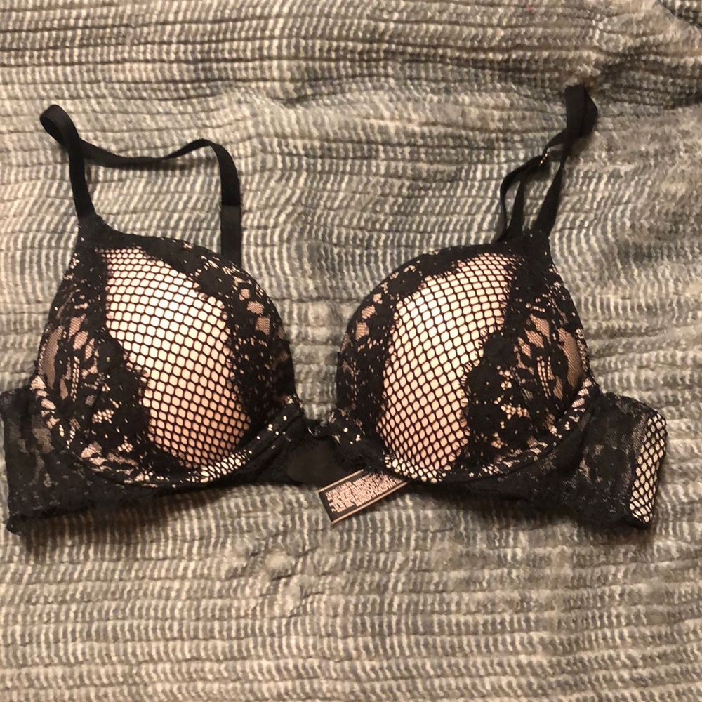 Victoria’s Secret bombshell add 2 cups bra 34A